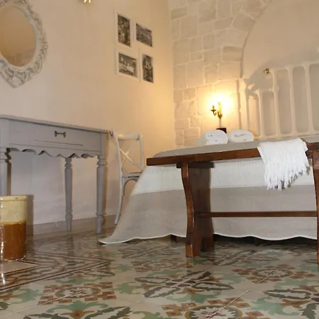 Masseria Tolla B&B 오스투니