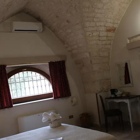 Bed and Breakfast Masseria Tolla 4*