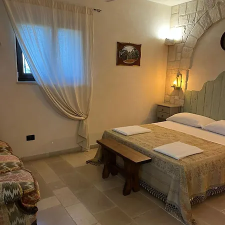 Bed and Breakfast Masseria Tolla 4*