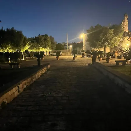 Bed and Breakfast Masseria Tolla 4*