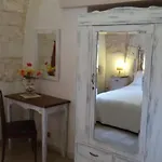 Bed & Breakfast Masseria Tolla 4*