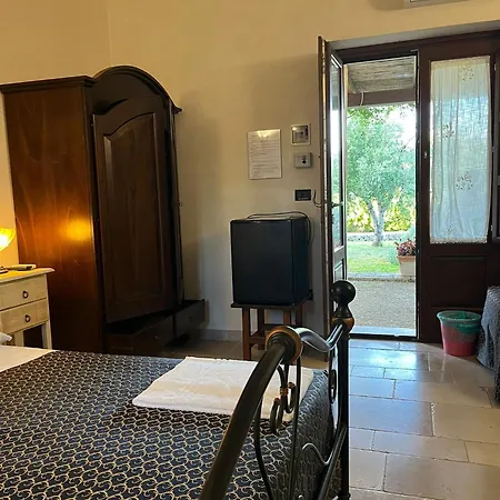 Masseria Tolla Bed and Breakfast