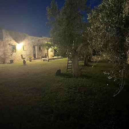 ベッド・アンド・ブレックファスト Masseria Tolla オストゥーニ