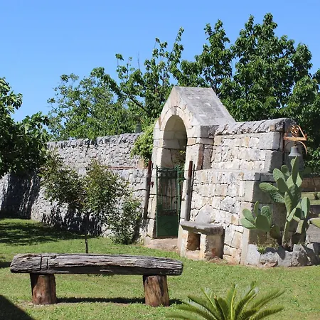 Bed and Breakfast Masseria Tolla 4*