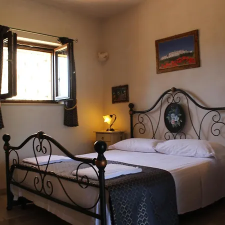 Bed and Breakfast Masseria Tolla 4*