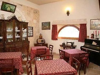 Masseria Tolla לינה וארוחת בוקר 4*